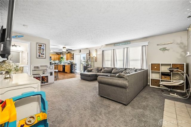 8737 Appleridge Court, Franklin, OH 45005