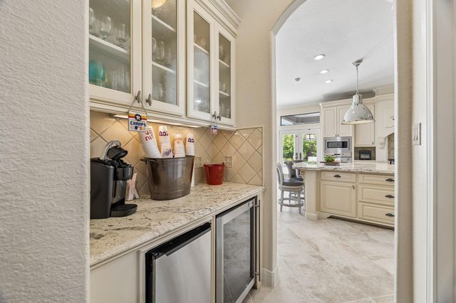 7827 Brykerwoods Drive, Houston, TX 77055