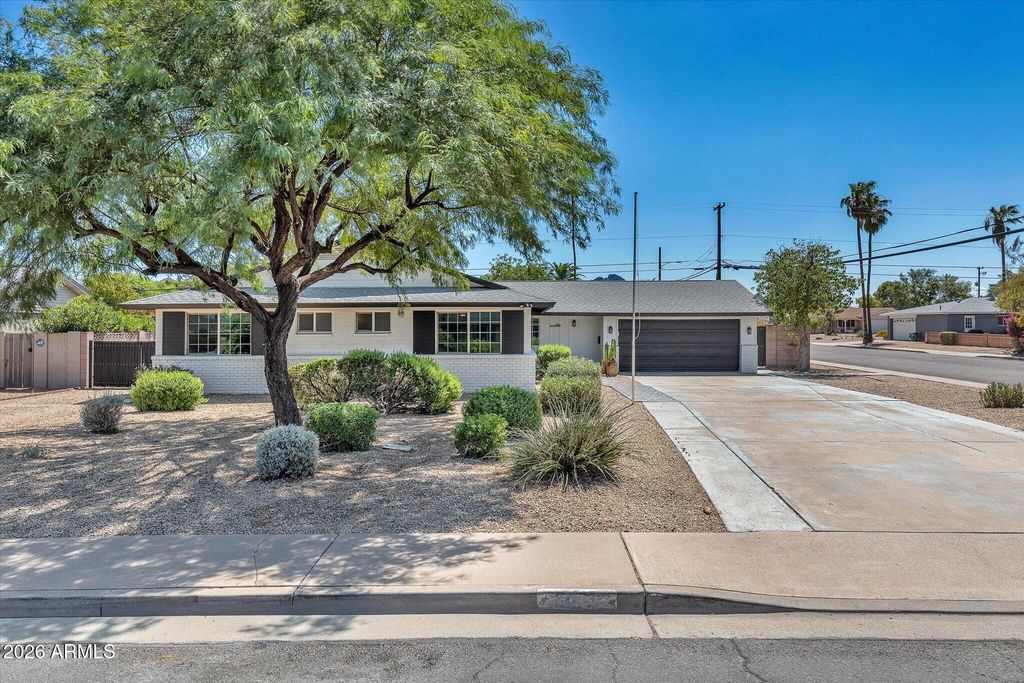 3001 E CHOLLA Street, Phoenix, AZ 85028 — exterior