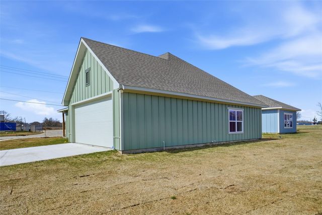 309 Railroad Avenue, Sanger, TX 76266