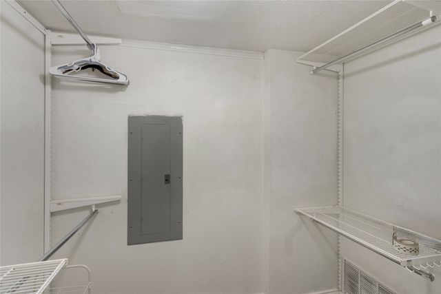 4927 Stage Line Drive, Arlington, TX 76017