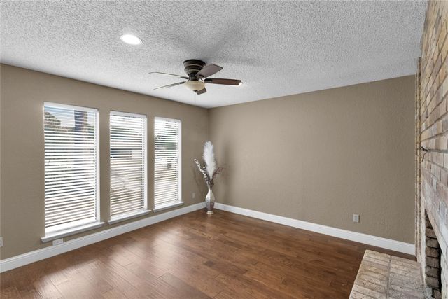 4927 Stage Line Drive, Arlington, TX 76017