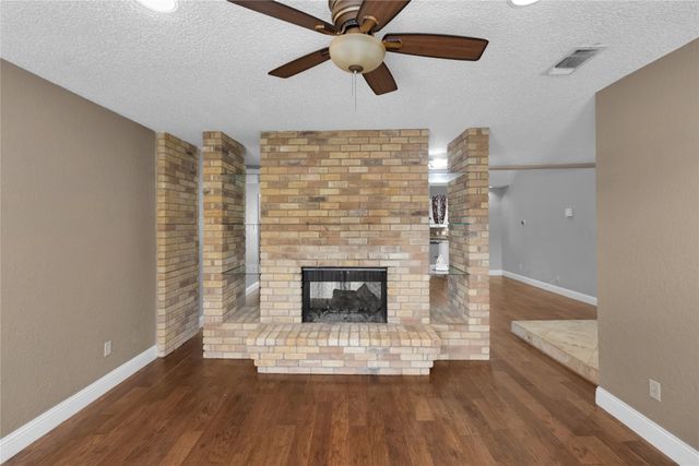 4927 Stage Line Drive, Arlington, TX 76017