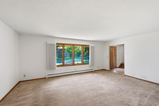 11006 Radisson Drive, Burnsville, MN 55337