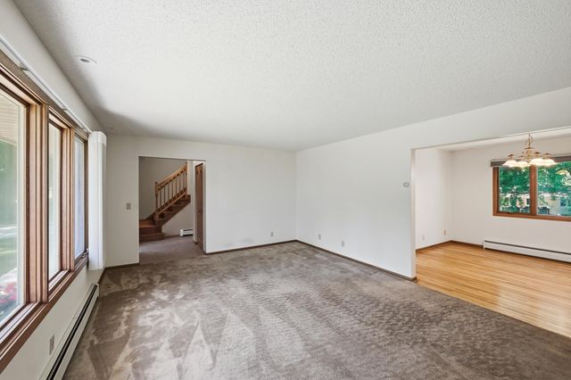 11006 Radisson Drive, Burnsville, MN 55337