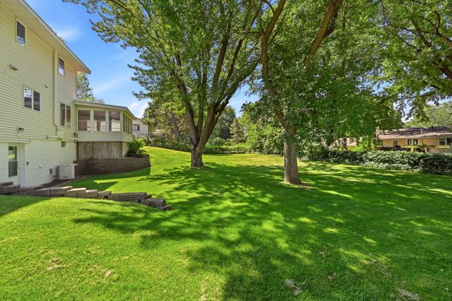 11006 Radisson Drive, Burnsville, MN 55337