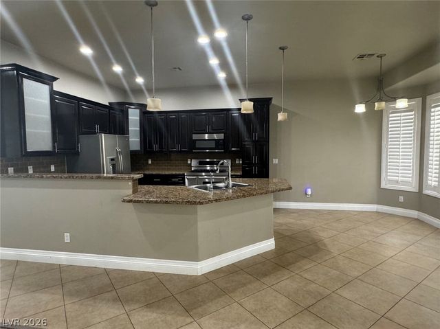 1625 Hidden Spring Drive, Las Vegas, NV 89117