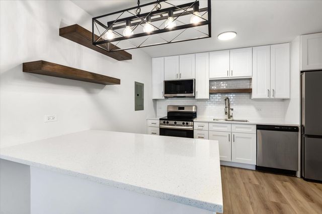 929 Washington Street 304, Evanston, IL 60202