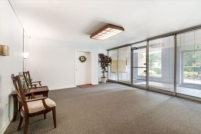 929 Washington Street 304, Evanston, IL 60202