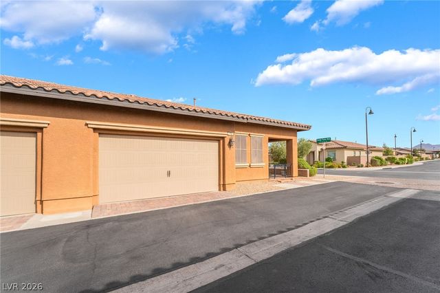 715 Orange Plume Walk, Henderson, NV 89011