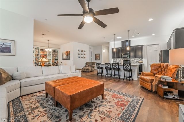 715 Orange Plume Walk, Henderson, NV 89011