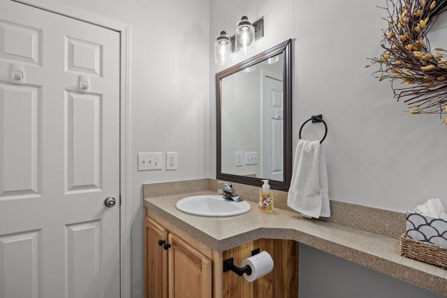 12 Barvel Whang Road, Tuftonboro, NH 03816
