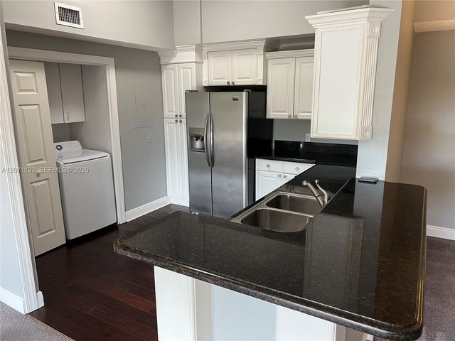 6928 SW 39th Street A303, Davie, FL 33314