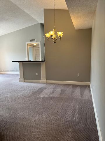 6928 SW 39th Street A303, Davie, FL 33314