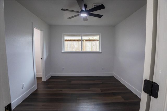 5446 Loch Lomond Drive, Houston, TX 77096