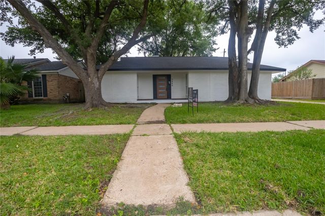 5446 Loch Lomond Drive, Houston, TX 77096