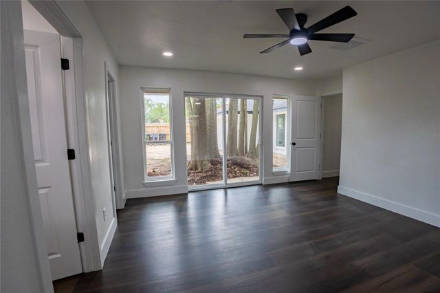 5446 Loch Lomond Drive, Houston, TX 77096