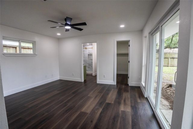 5446 Loch Lomond Drive, Houston, TX 77096
