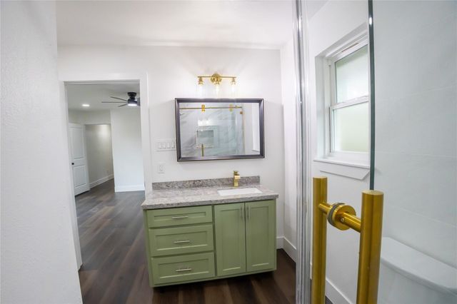 5446 Loch Lomond Drive, Houston, TX 77096