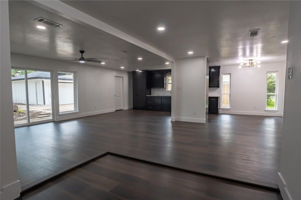 5446 Loch Lomond Drive, Houston, TX 77096
