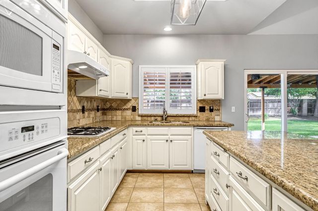 7164 N Mitre Avenue, Fresno, CA 93722