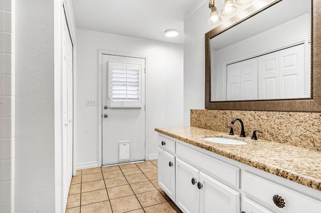 7164 N Mitre Avenue, Fresno, CA 93722