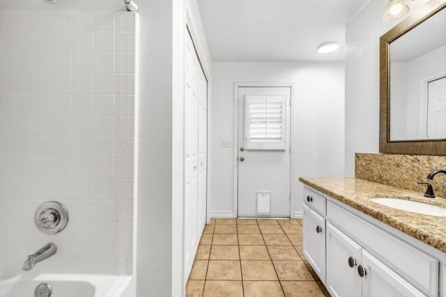 7164 N Mitre Avenue, Fresno, CA 93722