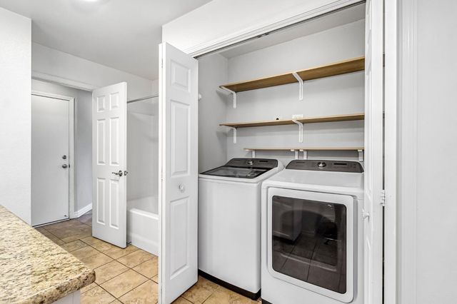 7164 N Mitre Avenue, Fresno, CA 93722