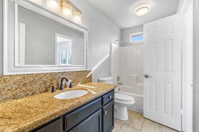 7164 N Mitre Avenue, Fresno, CA 93722