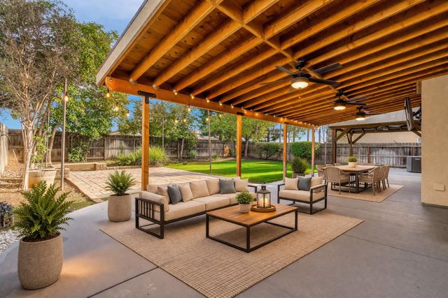 7164 N Mitre Avenue, Fresno, CA 93722