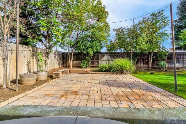 7164 N Mitre Avenue, Fresno, CA 93722