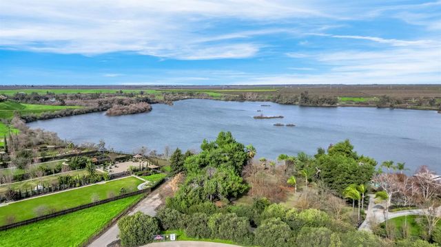 7164 N Mitre Avenue, Fresno, CA 93722