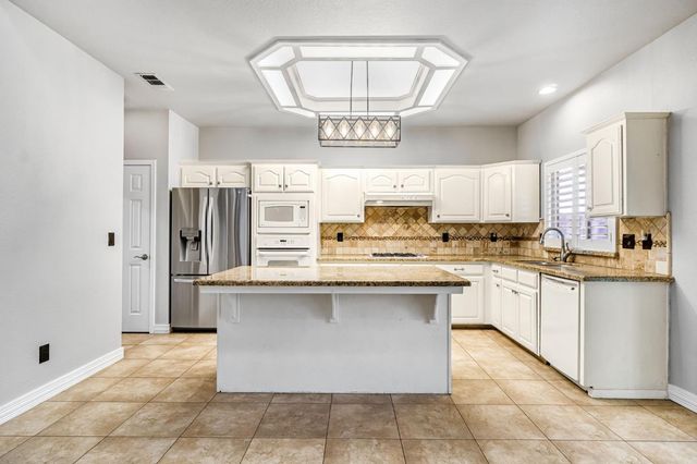 7164 N Mitre Avenue, Fresno, CA 93722