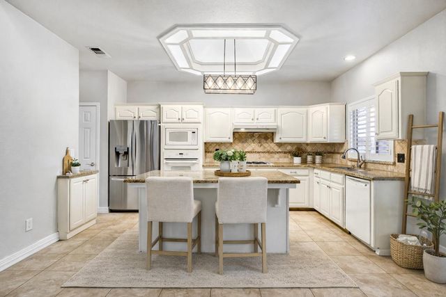 7164 N Mitre Avenue, Fresno, CA 93722