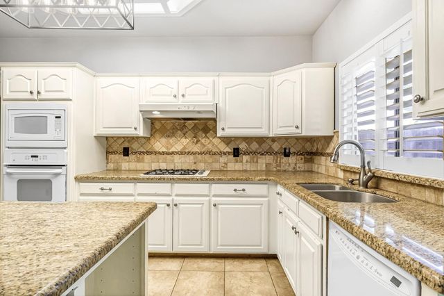 7164 N Mitre Avenue, Fresno, CA 93722