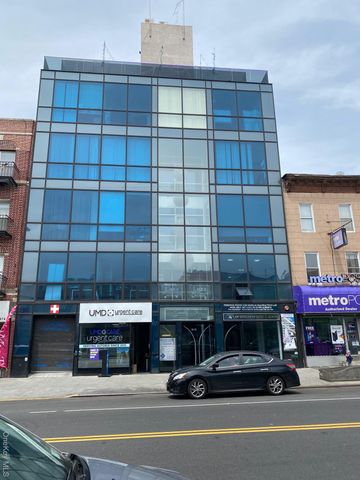 3272 Steinway Street B-02, Astoria, NY 11103