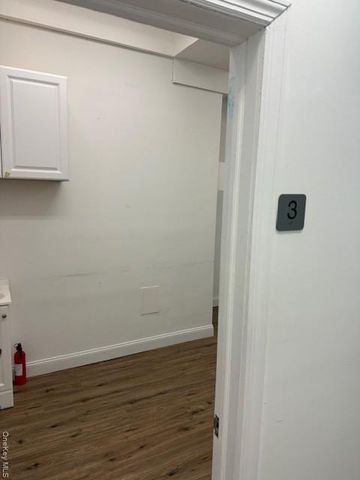 3272 Steinway Street B-02, Astoria, NY 11103