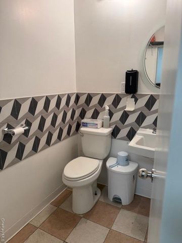 3272 Steinway Street B-02, Astoria, NY 11103