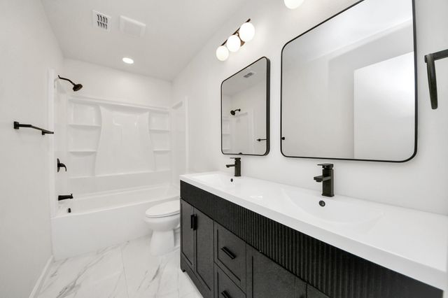 3305 Avenue R, Rosenberg, TX 77471