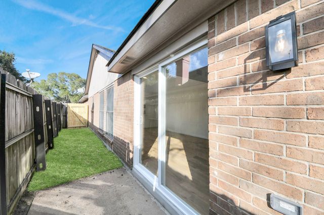 3305 Avenue R, Rosenberg, TX 77471