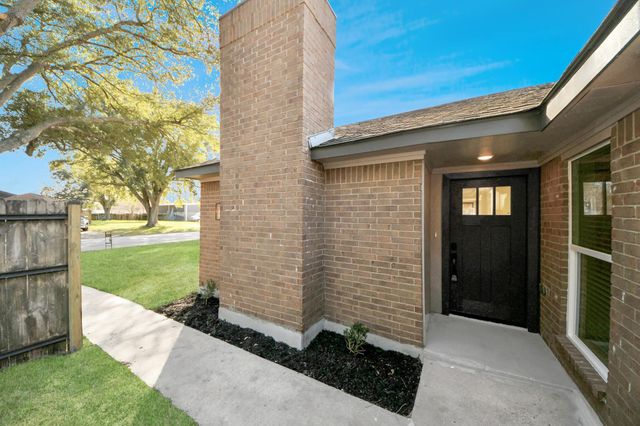 3305 Avenue R, Rosenberg, TX 77471