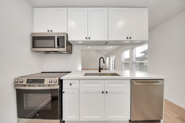 3305 Avenue R, Rosenberg, TX 77471