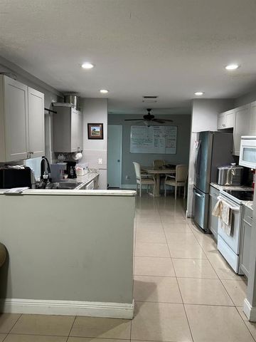 461 SW Byron Street, Port St. Lucie, FL 34983