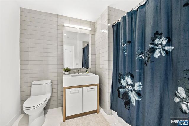 75 Park Lane PH-3701, Jersey City, NJ 07310