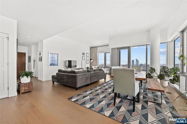 75 Park Lane PH-3701, Jersey City, NJ 07310