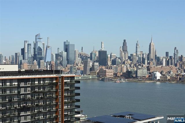 75 Park Lane PH-3701, Jersey City, NJ 07310