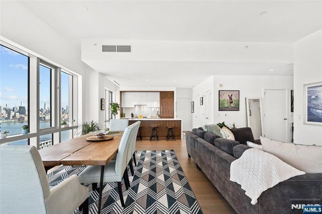 75 Park Lane PH-3701, Jersey City, NJ 07310