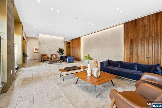 75 Park Lane PH-3701, Jersey City, NJ 07310