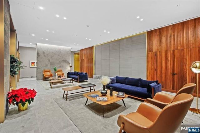 75 Park Lane PH-3701, Jersey City, NJ 07310