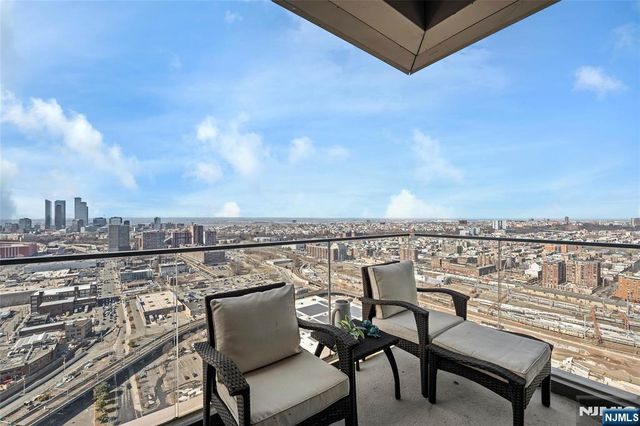 75 Park Lane PH-3701, Jersey City, NJ 07310